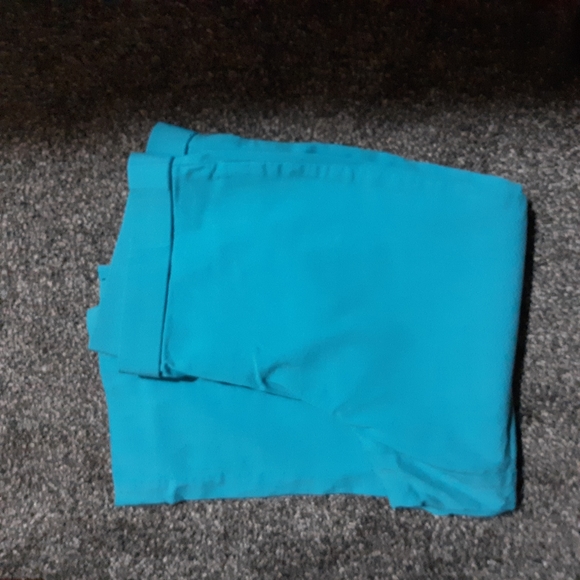Women's capris pant - Picture 2 of 3